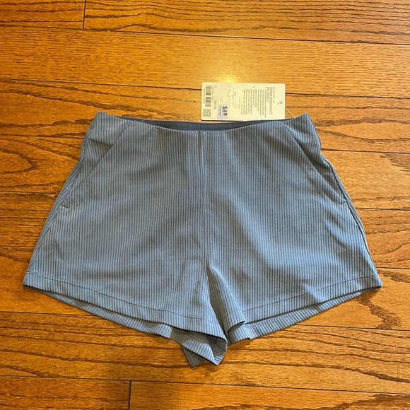 NWT lululemon ribbed softstreme high-rise short 2” oasis blue size 6 - Picture 3 of 7